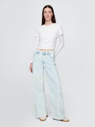 Högt stigande jeans med vida ben