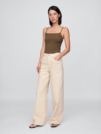 Högt stigande jeans med vida ben