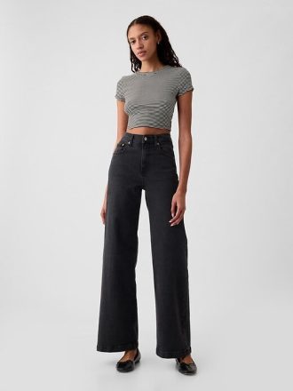 Högt stigande jeans med vida ben
