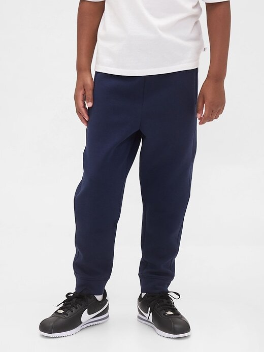 Kids GapFit Tech Quick-Dry joggingbyxor Kids GapFit Tech Quick-Dry joggingbyxor