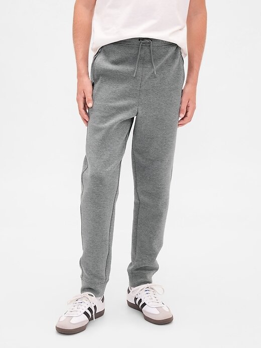 Kids GapFit Tech Quick-Dry joggingbyxor Kids GapFit Tech Quick-Dry joggingbyxor