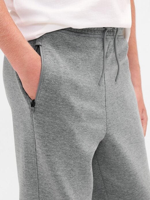 Kids GapFit Tech Quick-Dry joggingbyxor Kids GapFit Tech Quick-Dry joggingbyxor