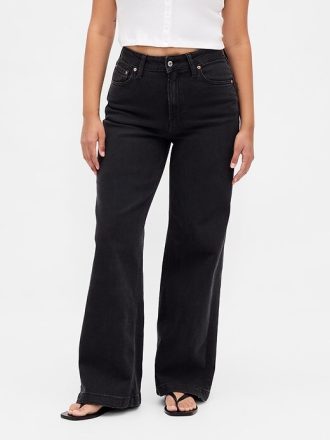Kurviga jeans med vida ben i hög rese