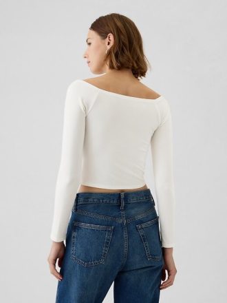 Modern Off-Soulder Crop T-shirt